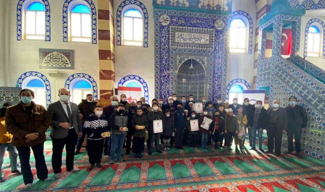 Altıntaş'ta dereceye giren öğrenciler ödüllendirildi