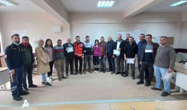 Ambulans şoförlerine sürüş teknikleri eğitimi verildi
