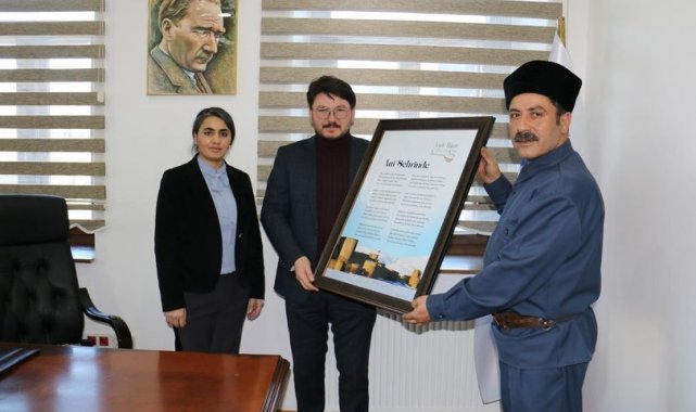 Ani Şehrinde şiiri kurumlarda sergilenecek