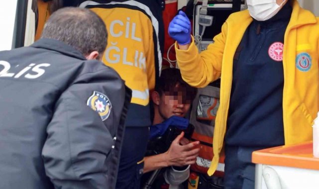 Antalya'da gençlerin kız kavgasında kan aktı: 1 yaralı