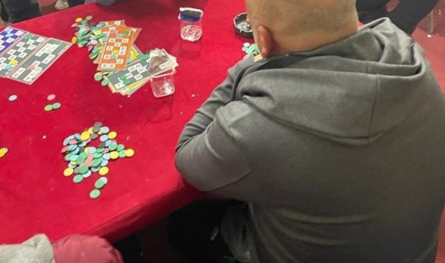 Antalya'da kumar oynayan 100 kişiye ceza yağdı