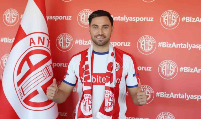 Antalyaspor, Sinan Gümüş ile 2.5 yıllık sözleşme imzaladı