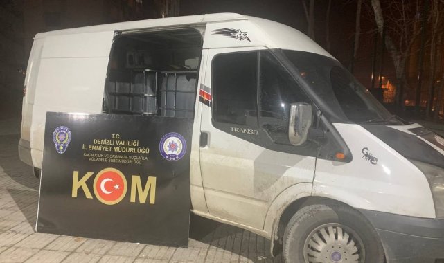 Aracıyla 3 bin litre kaçak akaryakıt taşıyan şüpheli yakalandı