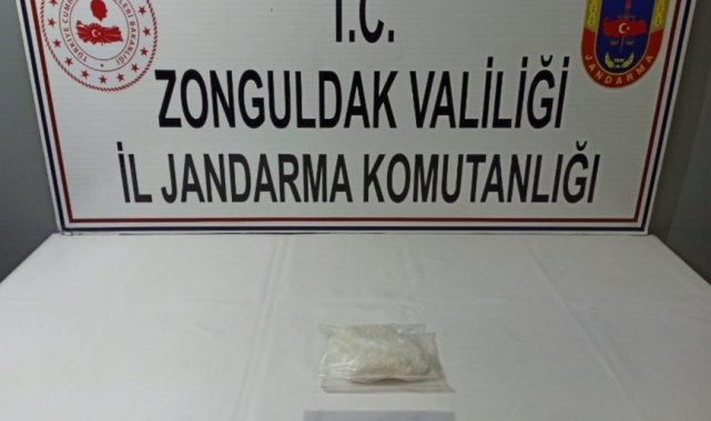 Araçta uyuşturucu ile yakalanana 3 kişi tutuklandı