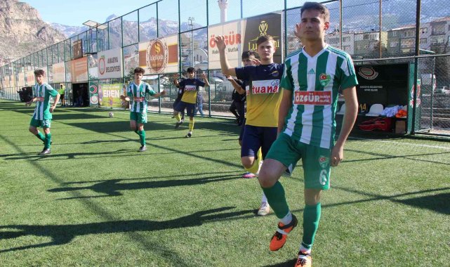 Arkadaşları, Eren için maçta bir dakikalığına tek ayak üstünde durdu