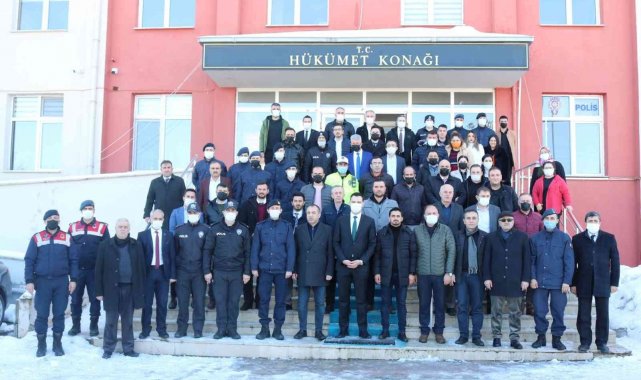 Asarcık Kaymakam Vekili&#039;ne şairlerden şiirli veda