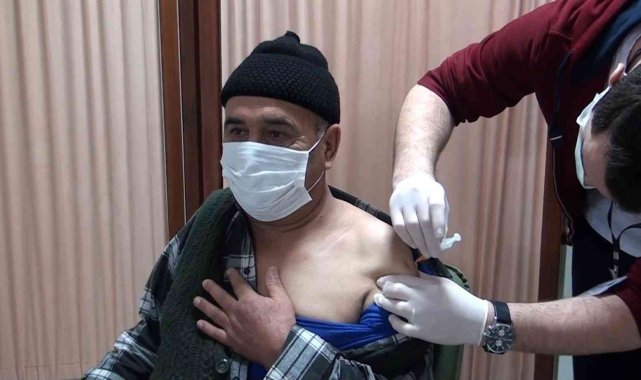 Aşı olmak için Turkovac'ı beklediler