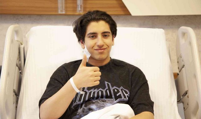 Aşırı el terlemesinden psikolojisi bozulan Muhammet, ETS ameliyatı ile kurtuldu