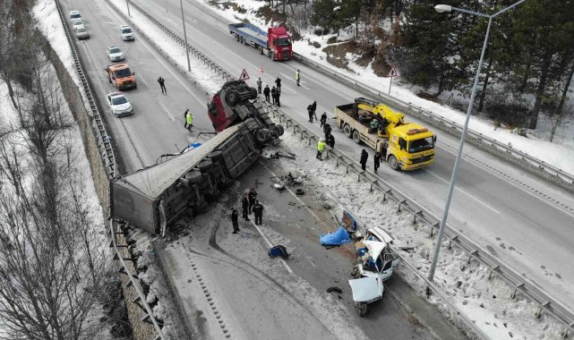 Asker ocağına teslim olmaya giderken kazada hayatını kaybetti