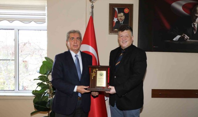 ASKF&#039;den Fillikçioğlu&#039;na teşekkür plaketi