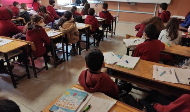 Aslanapa Müftülüğü'nden öğrencilerle sohbet programı