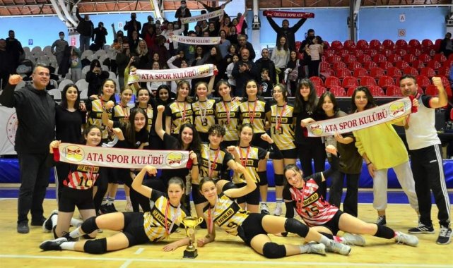 Ataspor voleybolda Manisa şampiyonu oldu
