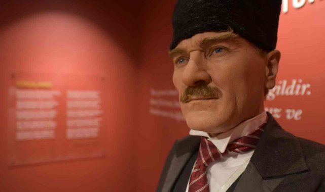 Atatürk Evi'ne ziyaretçi akını