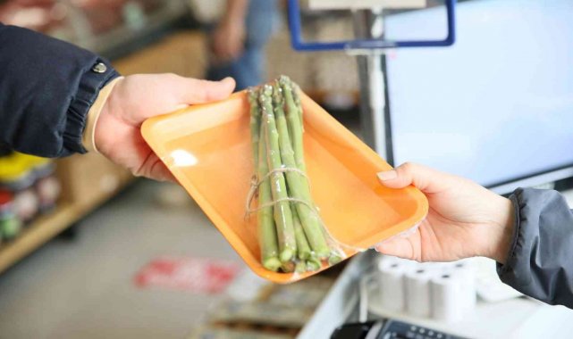 Aydın Büyükşehir'in ürettiği kuşkonmazlar Halk Ege Et Market'lerinde yerini aldı