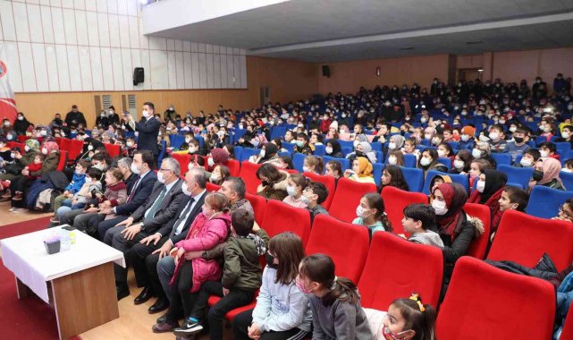 Bafralı çocuklara karne tatilinde tiyatro hediyesi