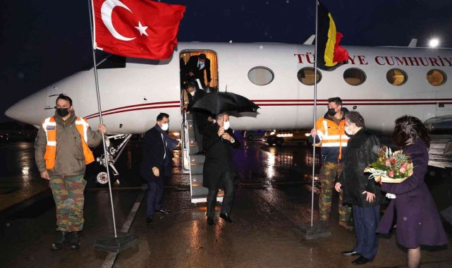 Bakan Akar, NATO Savunma Bakanları Toplantısı için Brüksel'e ulaştı