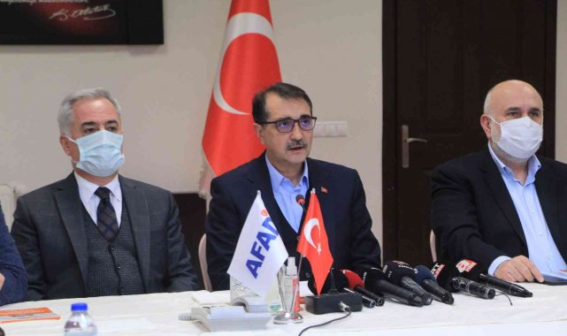 Bakan Dönmez: "Isparta'da kalan 20 bin aboneye enerji vermek için canla başla çalışıyoruz"