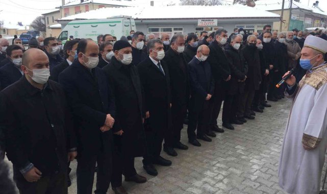 Bakan Koca'nın vefat eden babaannesi son yolculuğuna uğurlandı