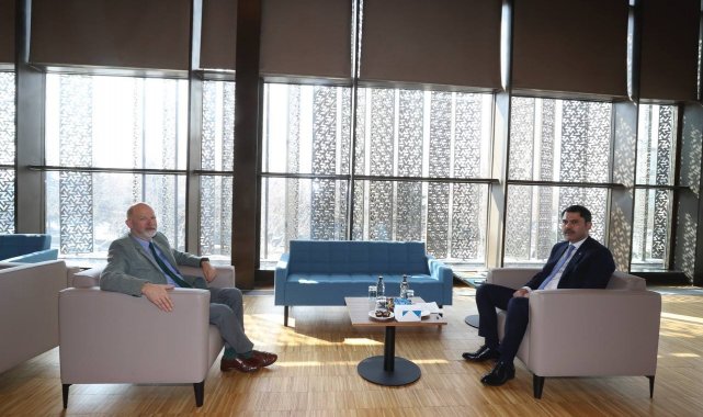 Bakan Kurum, İngiltere'nin Ankara Büyükelçisi Chilcott ile görüştü