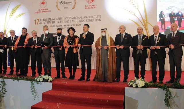 Bakan Pakdemirli: "Belediyemizin tarıma ekstra kaynak ayırması bizleri mutlu eder"