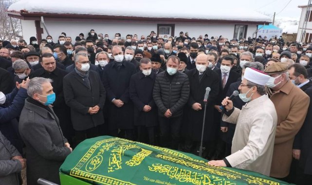 Bakan Soylu, AK Partili Ceylan'ın babasının cenazesine katıldı