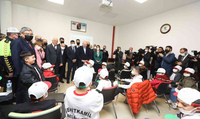 Bakan Soylu, Şehitkamil Eğitim Parkını inceledi