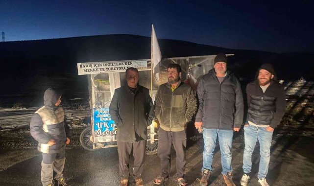 Barış için İngiltere&#039;den Mekke&#039;ye yürüyor