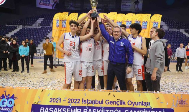 Başakşehir gençlik yatırımlarıyla dikkat çekiyor