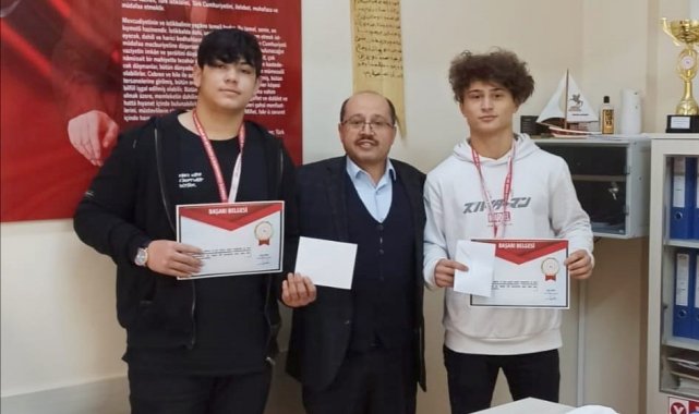 Başarılı güreşciler ödüllendirildi