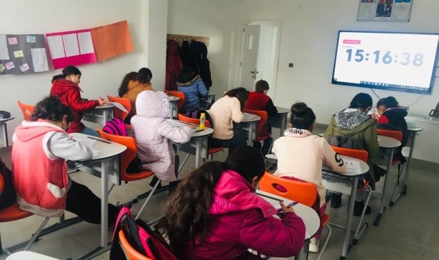 Başarılı öğrenciler ödüllendirildi