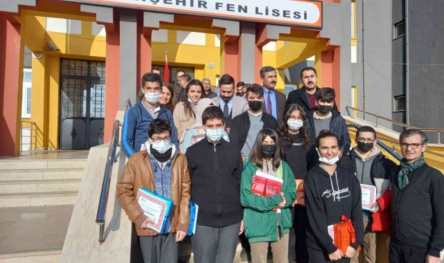 Başarılı öğrenciler ödüllendirildi