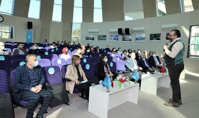 Başiskele Belediyesi&#039;nin personeline aile içi iletişim eğitimi verildi