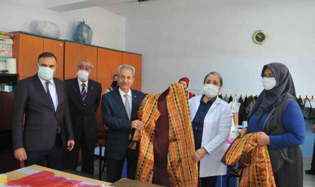 Başkan Akkaya dikiş nakış kursiyerleriyle bir araya geldi