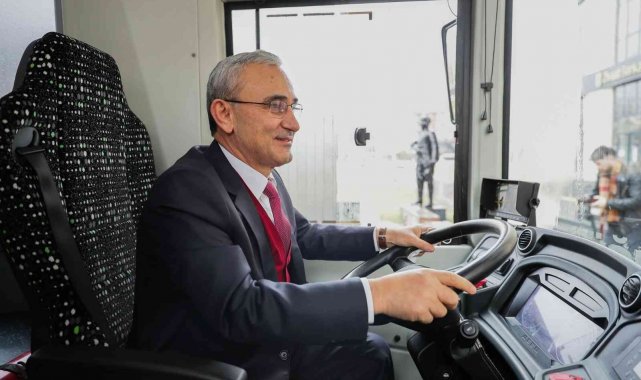 Başkan Alim Işık: "Yüzde yüz yerli elektrikli otobüs Kütahya'ya hayırlı olsun"