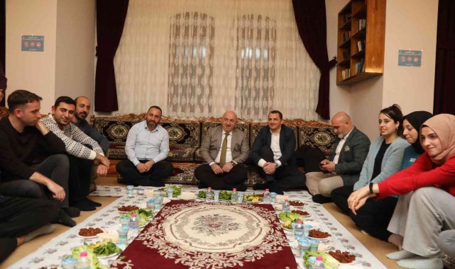 Başkan Bıyık, BESYO ve POMEM sınavlarını kazanan gençlerle buluştu