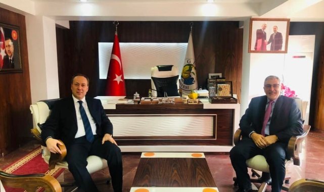 Başkan Bozkurt'tan Geyve Belediye Başkanı Kaya'ya ziyaret