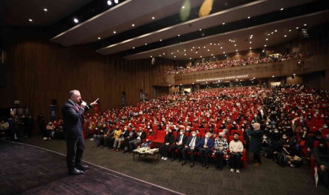 Başkan Büyükakın: "İnsanlığa katkı sağlayacak bir nesil yetiştirme gayretindeyiz"