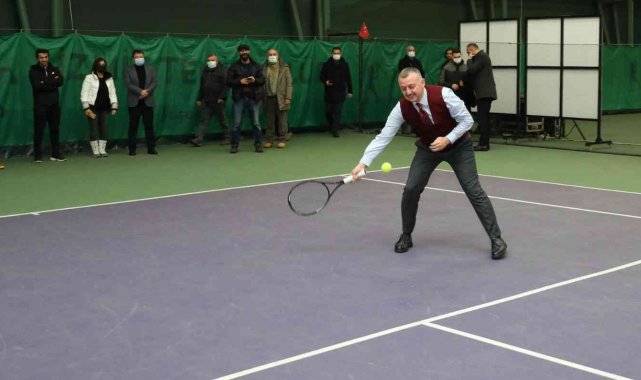 Başkan Büyükakın'dan tenis kortları müjdesi