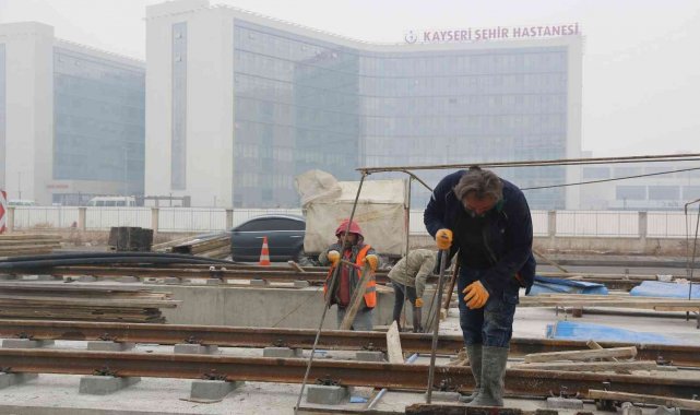 Başkan Büyükkılıç: "Yeni raylı sistem hatlarında hummalı çalışma sürüyor"