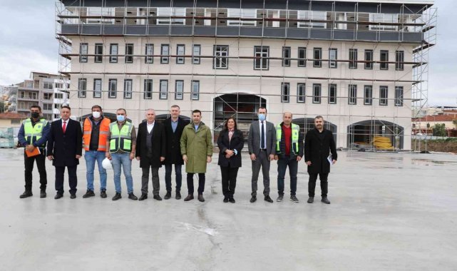 Başkan Çerçioğlu; "Kuşadası'na yakışan bir alan kazandırdık"