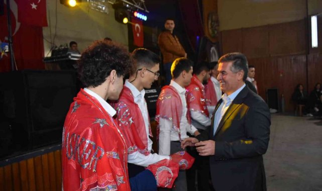 Başkan Erol'dan, kınalı kuzulara moral