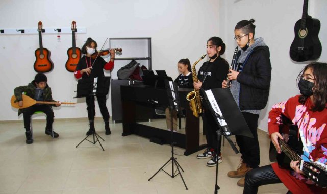 Başkan Ertürk; &quot;Daha aydın bir gelecek inşa etmek bizim elimizde&quot;