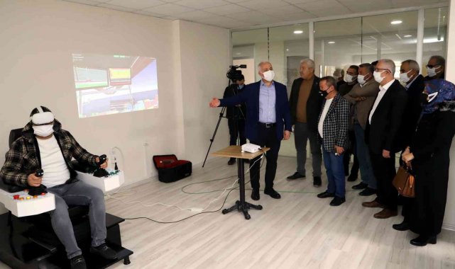 Başkan Gültak, meclis üyelerine projeleri anlattı