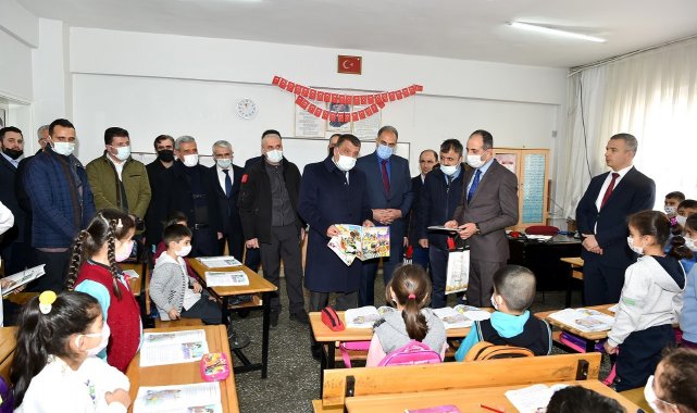 Başkan Gürkan'dan öğrencilere hediye