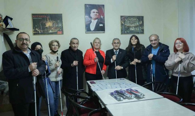 Başkan Işık'tan beyaz baston