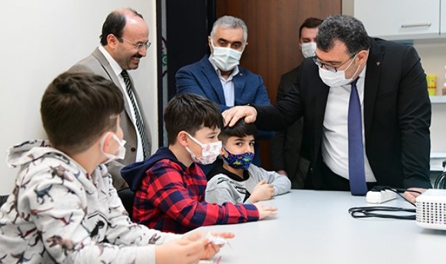 Başkan Mandal, ETÜ&#039;nün İnovasyon merkezlerine konuk oldu