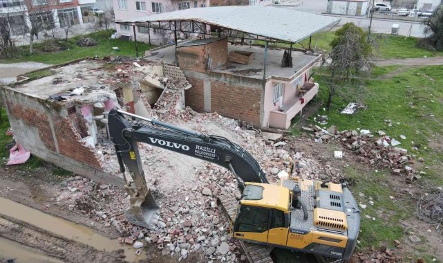 Başkan Özcan, Yeşil Mahalle&#039;de incelemelerde bulundu