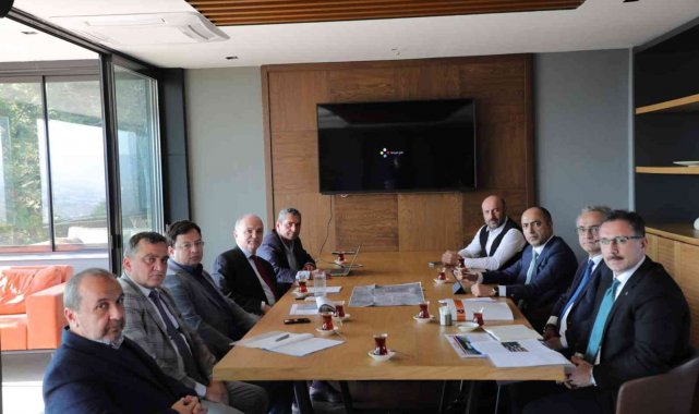 Başkan Özlü, karayolları yetkilileri ile buluştu