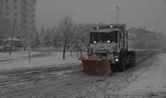 Başkan Palancıoğlu: "Melikgazi'de kapalı yol bulunmuyor, ekipler çalışıyor"
