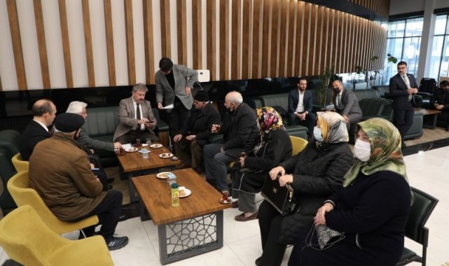 Başkan Palancıoğlu'ndan vatandaşlara çay ikramı